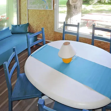 In With Private Beach, Cleaning Included